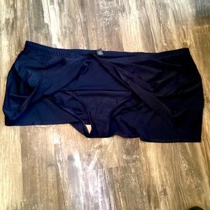 Navy blue swim skirt (30W)
